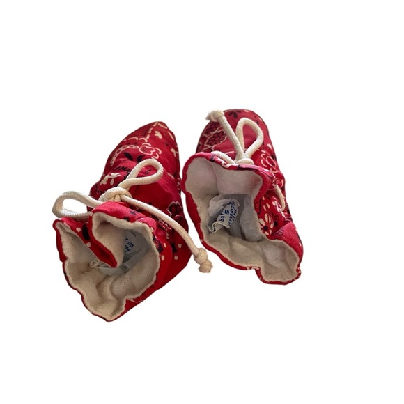 Vintage 70s Red bandana new born print Baby Booties slippers shoes Boho western - Picture 5 of 11